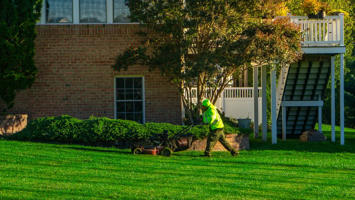 Hidden Bloff HOA crew mowing 4
