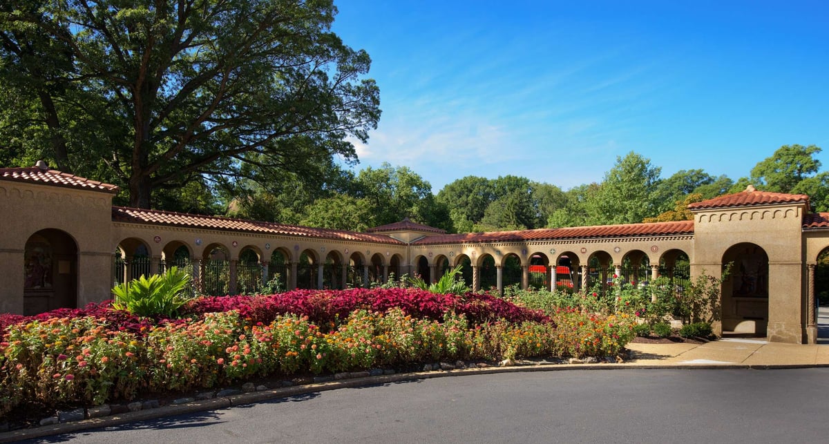 Welcoming Rose Gardens