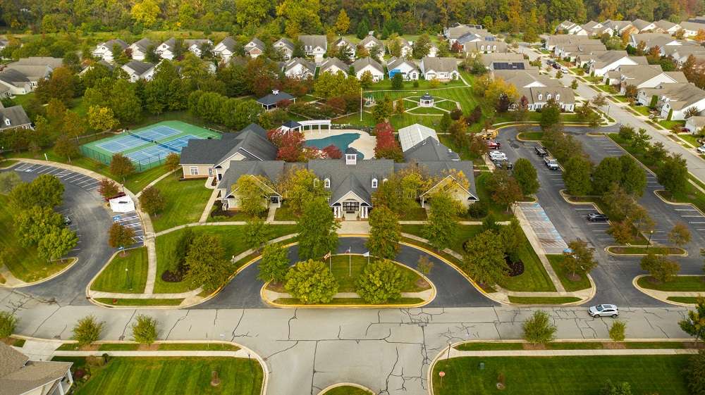 LevelGreen2020 Aerial HOA parking lot Clubhouse houses tennis courts entrance gazebo 3