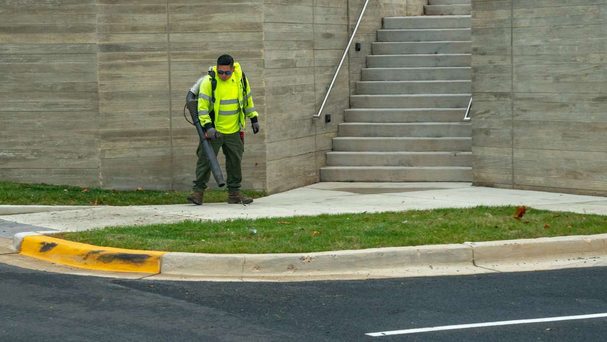Cabin-John-crew-blower-sidewalk