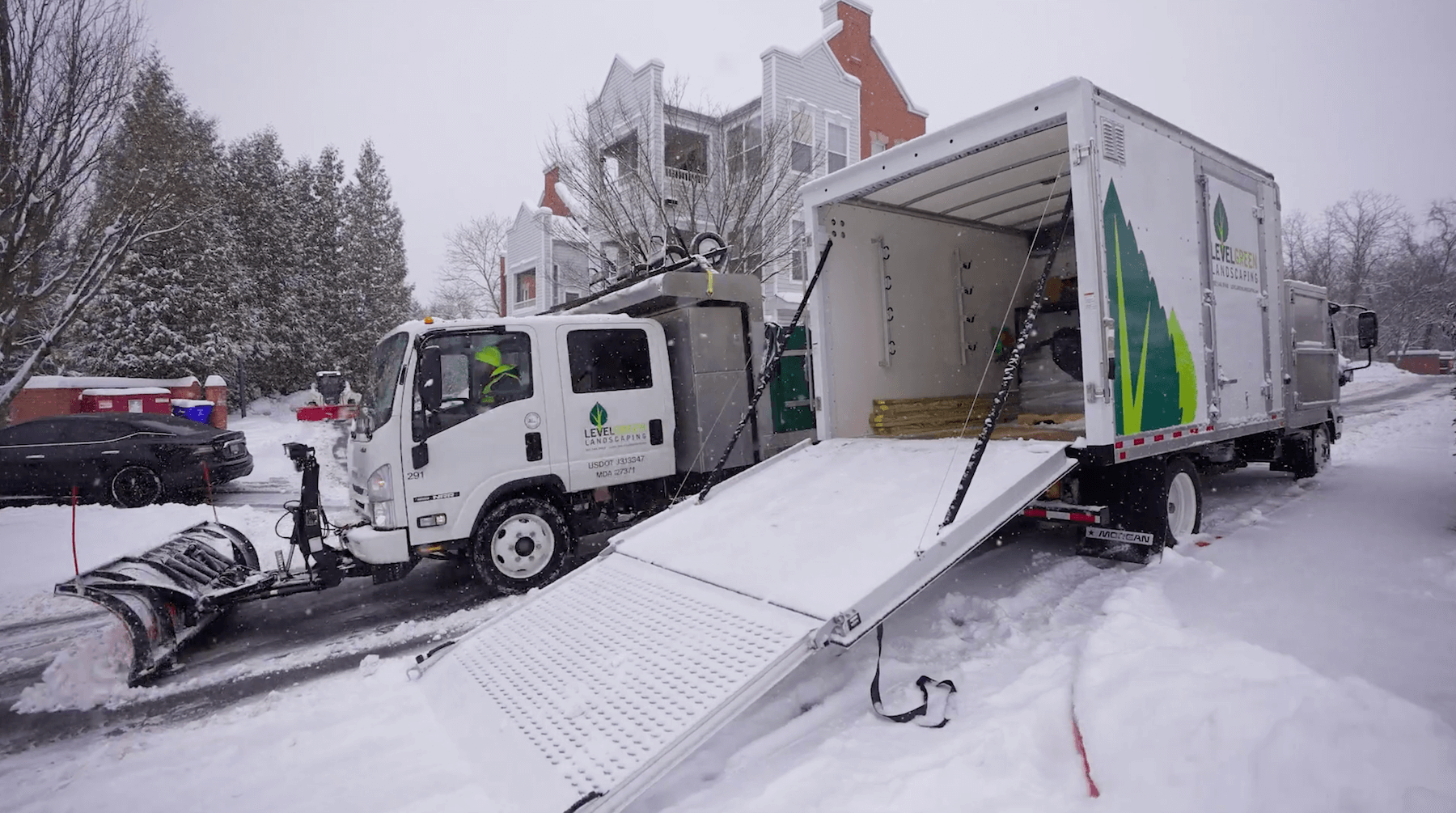 Box truck unloading during snow