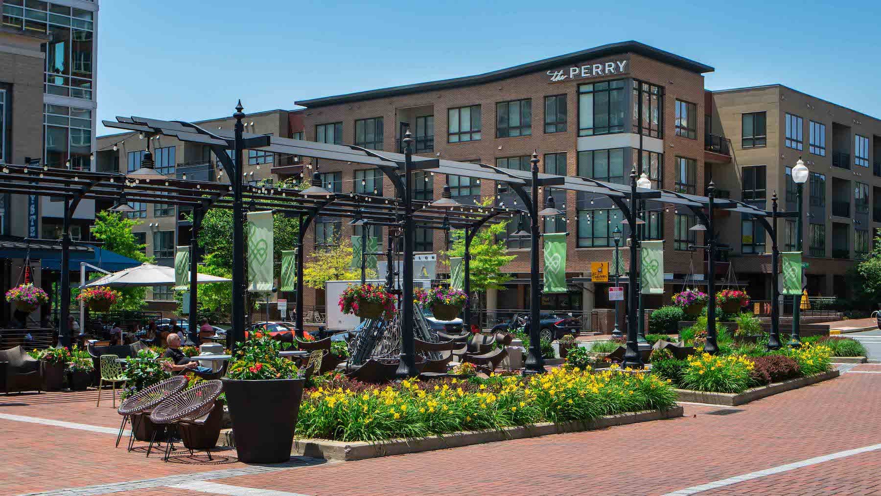 Park-Potomac-landscape-beds-commercial-maintenance