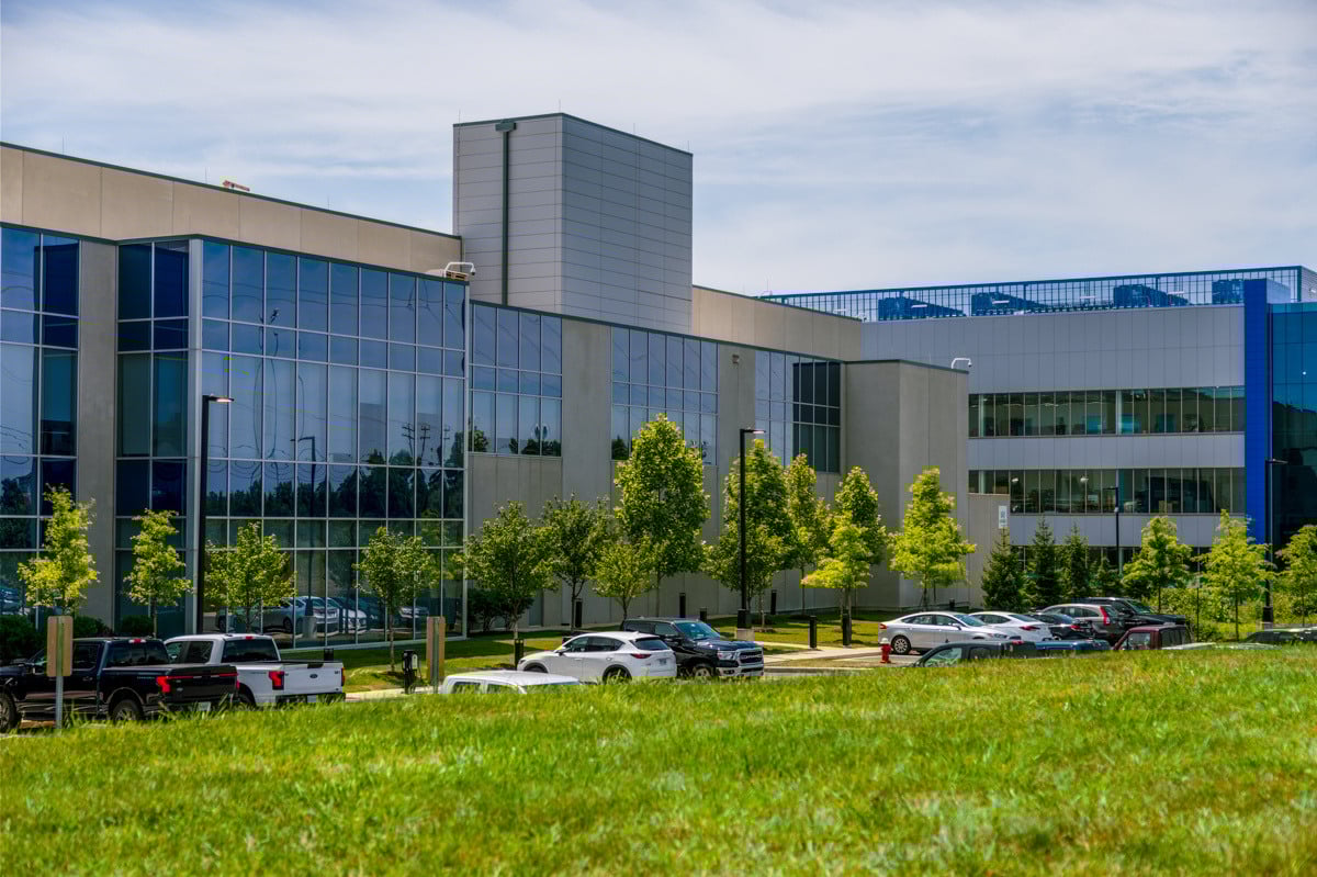 Vantage Data Center grass lawn in front of building 