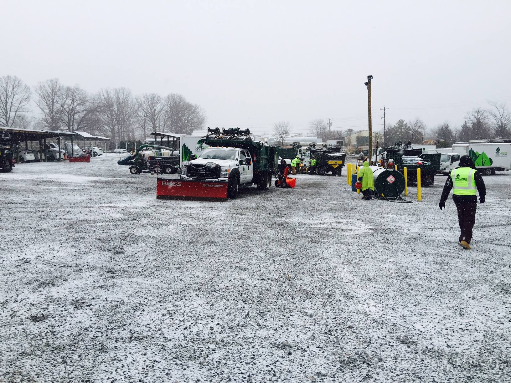 snow_removal_workers_and_snow_plows
