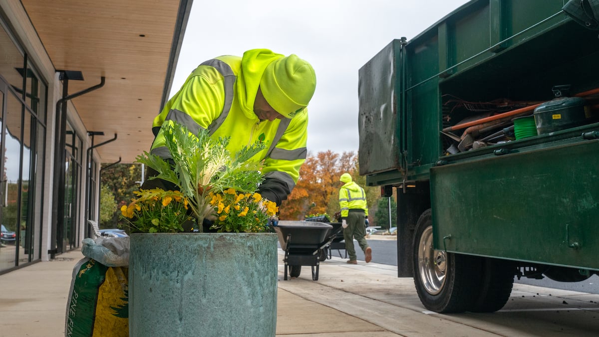 Cabin-John-crew-truck-planters